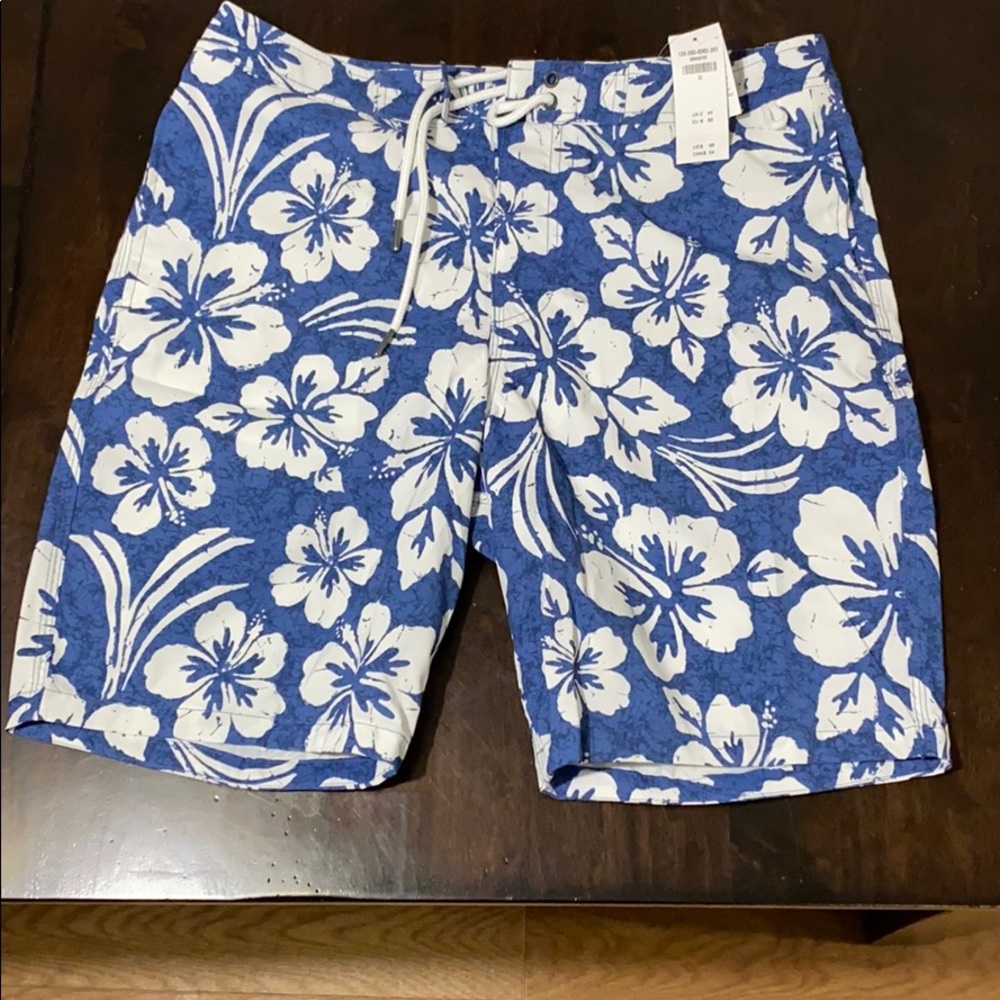 NEW! Abercrombie Men’s Boardshorts Size: 32